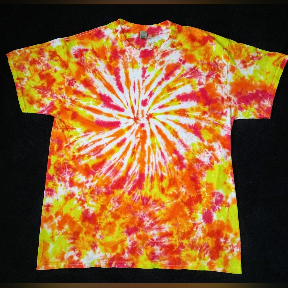 Red, Orange & Yellow Ice Dye T Shirt ~ Sz L